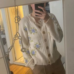 White Embroidered floral wool sweater cardigan